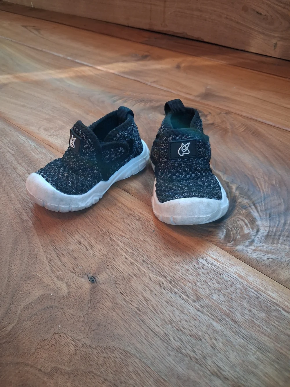 QFH Toddler Sneakers Size 5